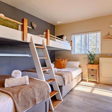 Log Cabin Near Bath Чипенхэм Экстерьер фото